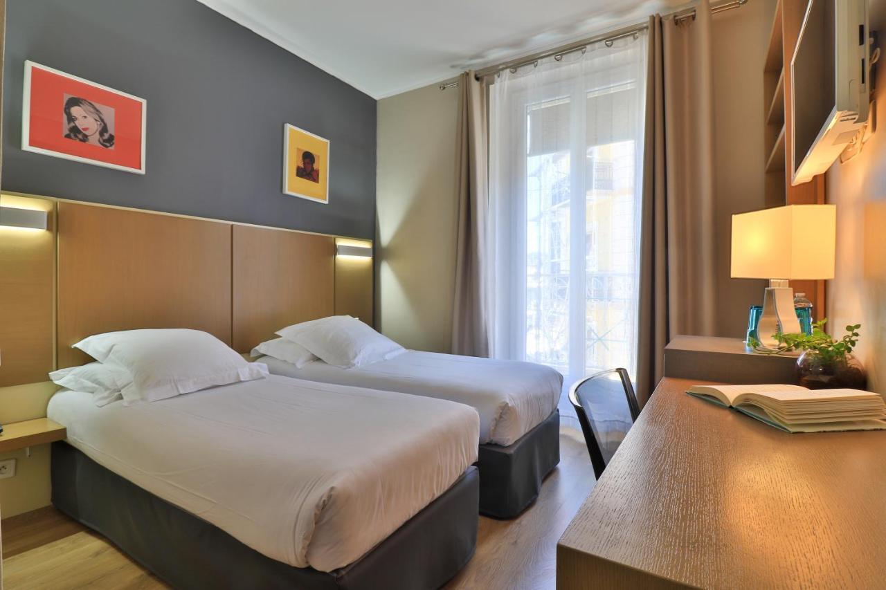 Habitación doble estándar con balcón