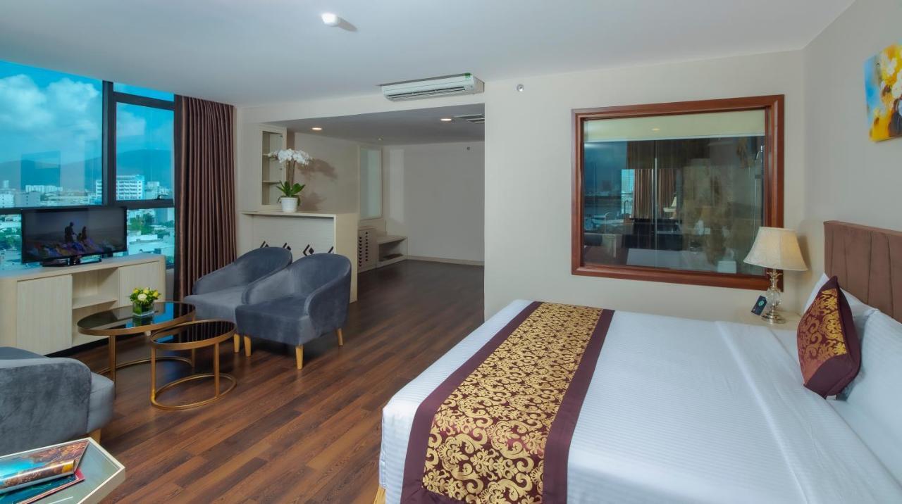Premium Deluxe King Room with Panoramic View