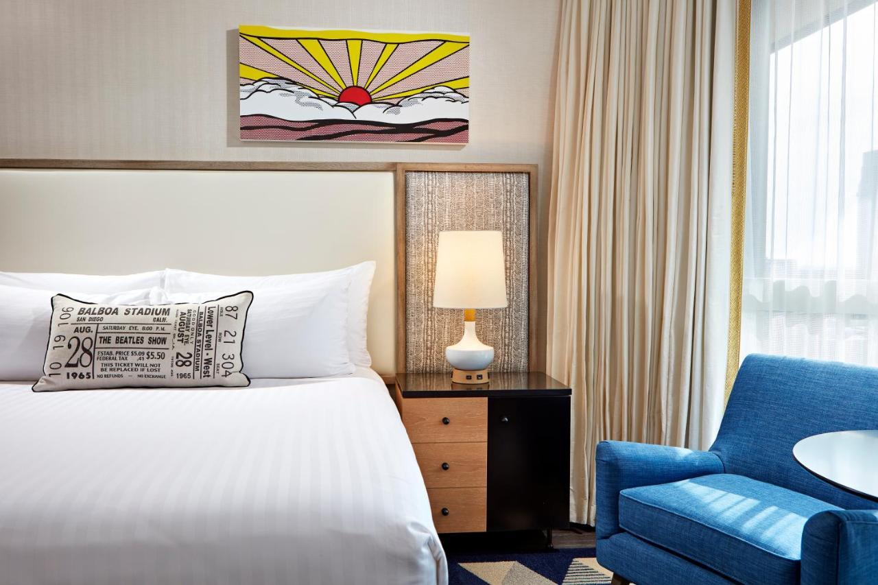 Cool King Room