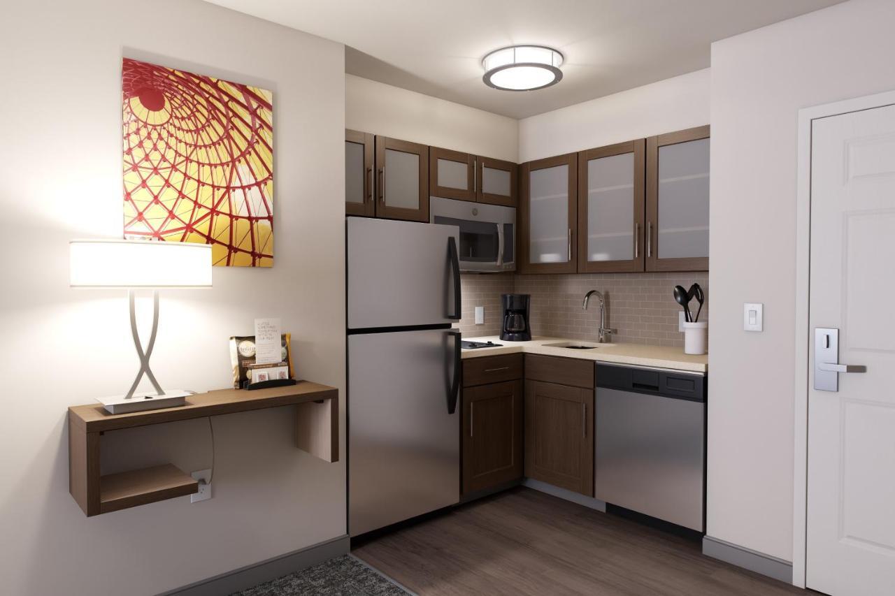 King Studio Suite