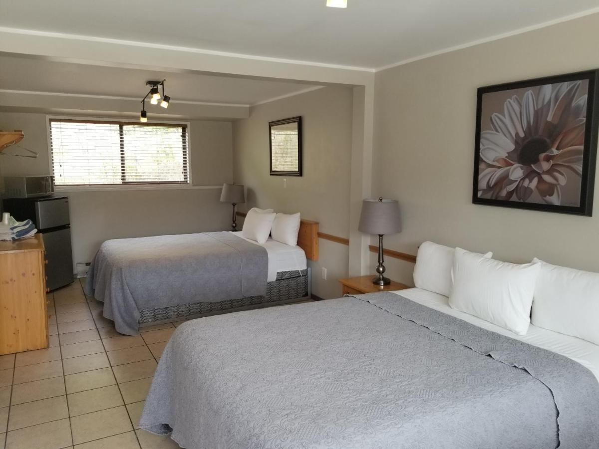 2 Queen Beds - No Kitchen