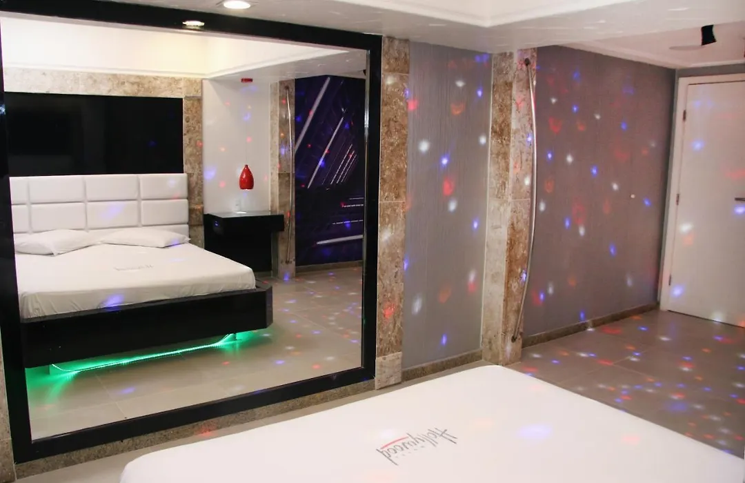 Motel Hollywood-1