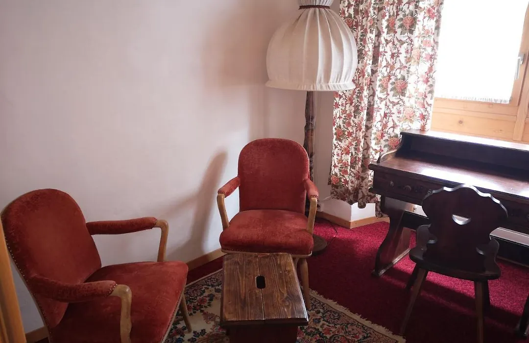 Historisches Hotel Piz Ela Berguen-1