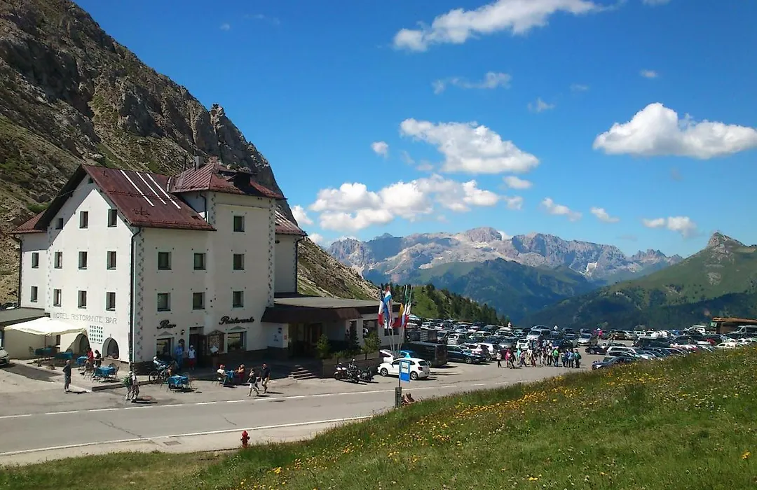 Hotel Col Di Lana-1