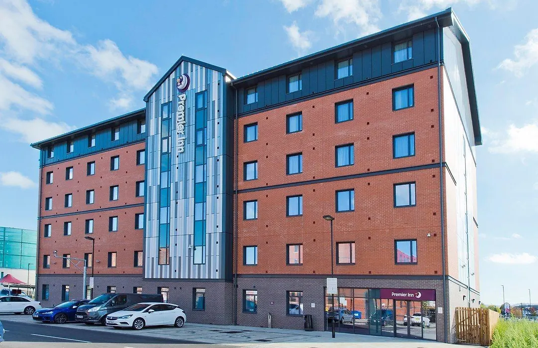 Premier Inn Gloucester-1