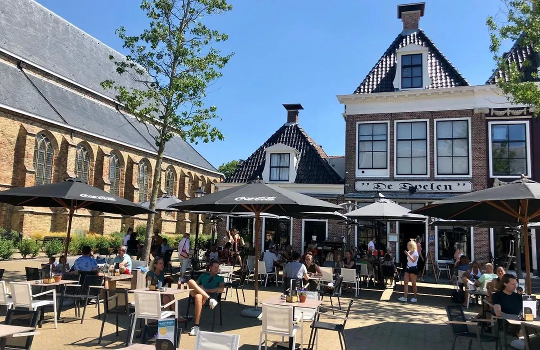 Hotel Grandcafe De Doelen-1