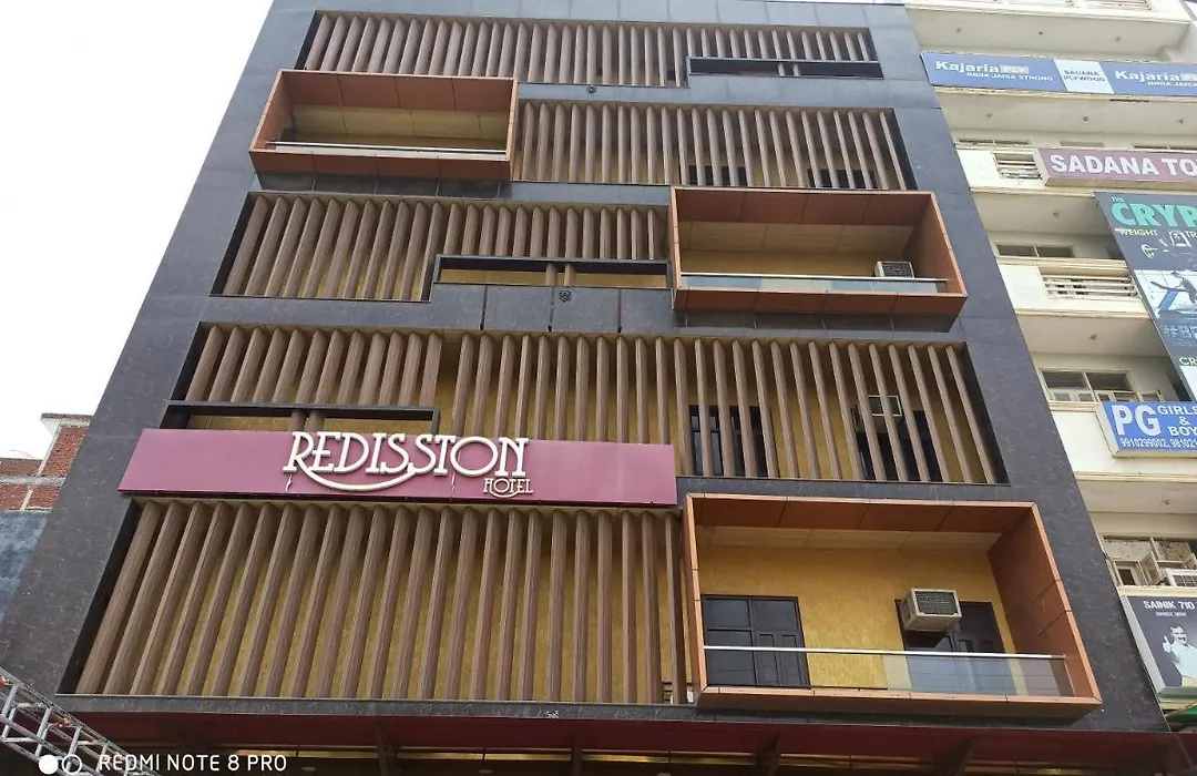 Fabhotel Redisston-1