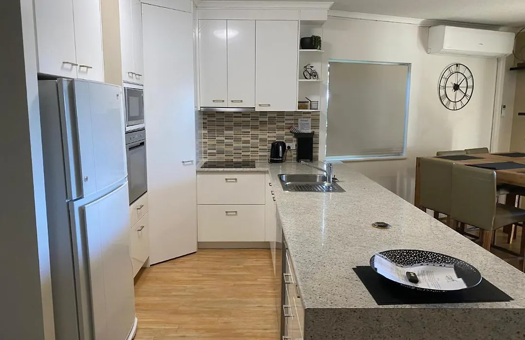 The Esplanade Riverview Holiday Apartments-1