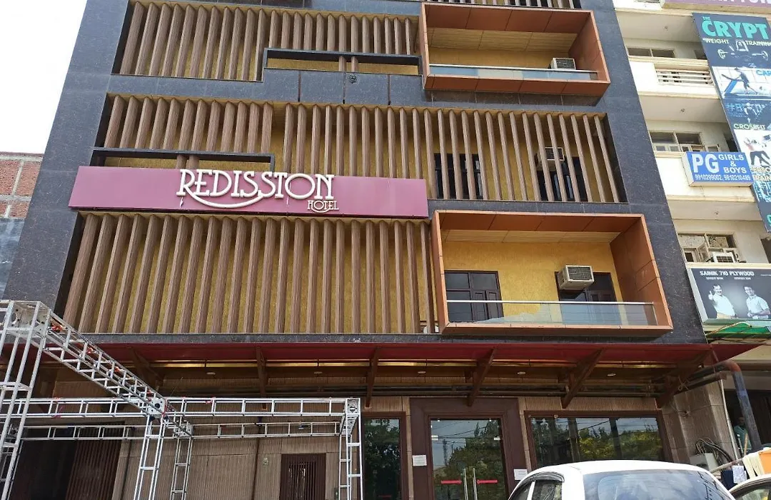 Fabhotel Redisston-1