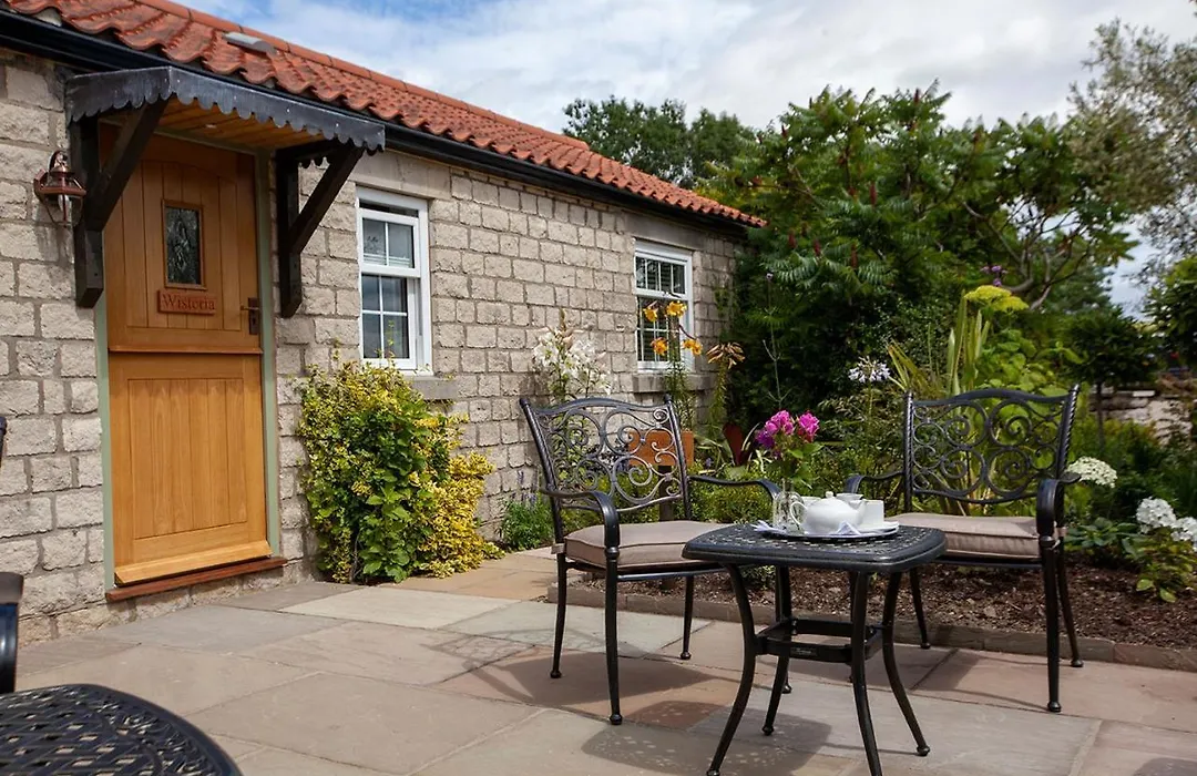 The Fox And Hounds Country Inn-1