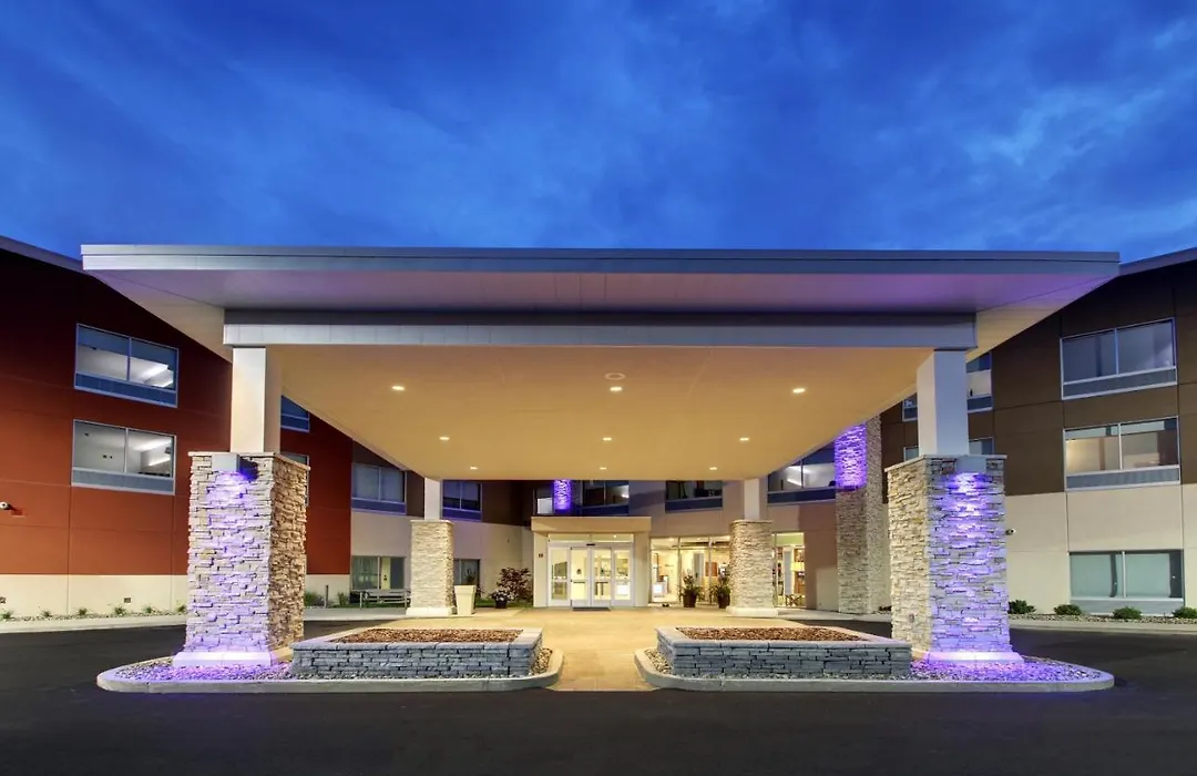 Holiday Inn Express & Suites Galesburg By Ihg-1