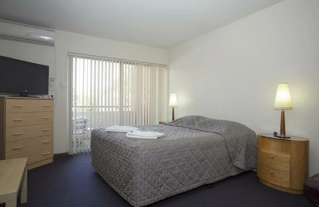 Burswood Lodge Apartments-1