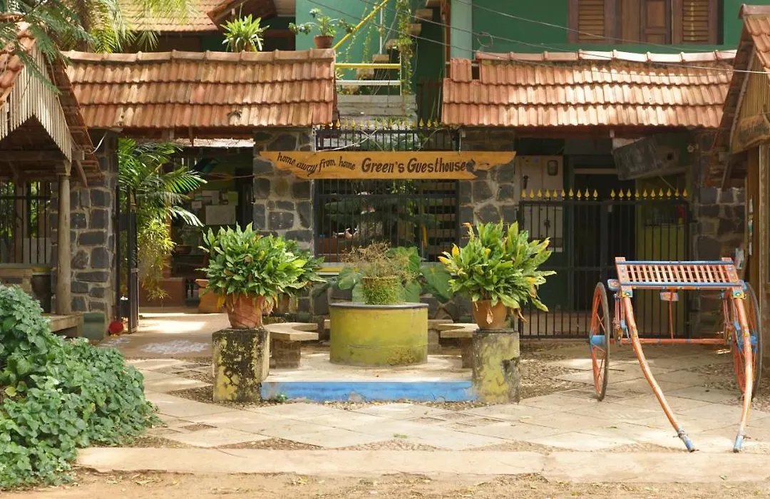Green'S Guest House-1