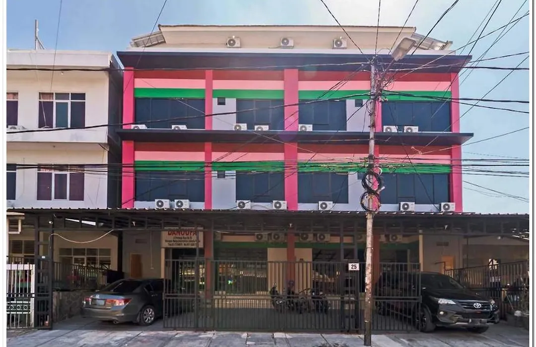 RedDoorz near JIEXPO Kemayoran 2-1