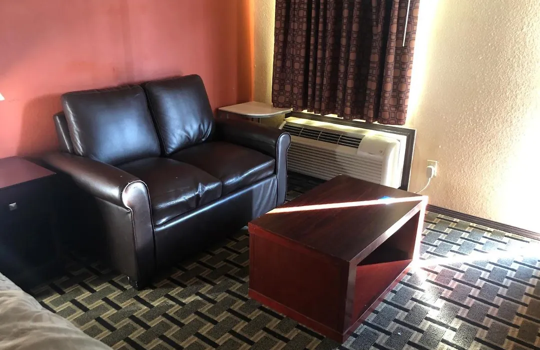 Executive Inn Woodward-1