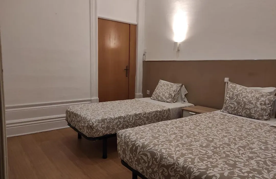 Lira Guest House B&B-1
