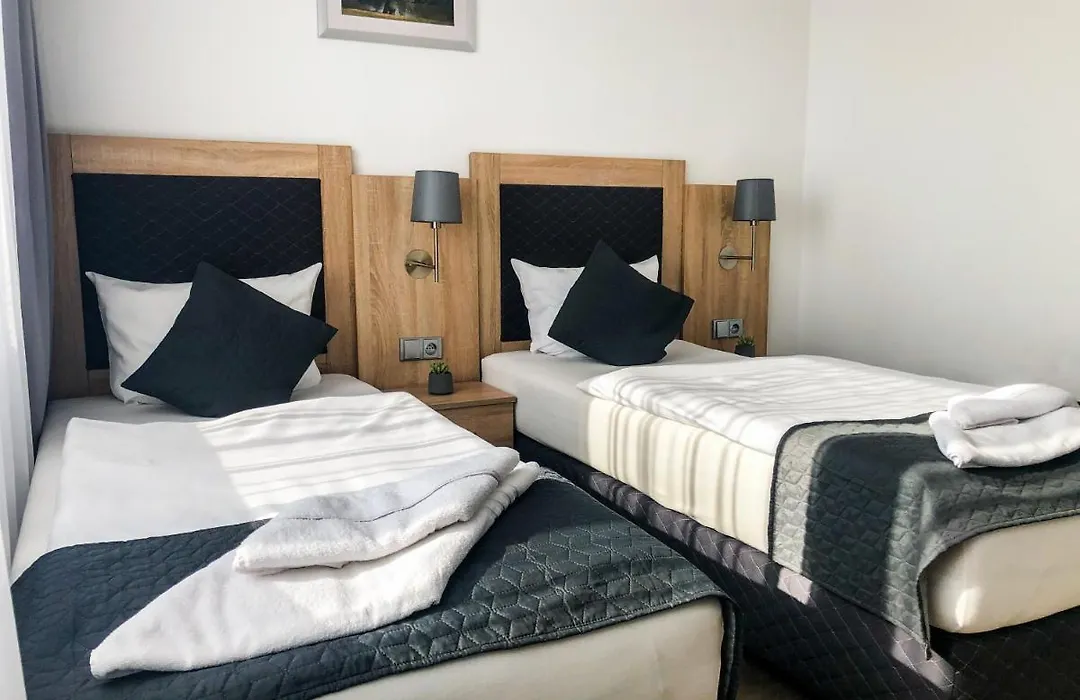 Hotel Bobr-1