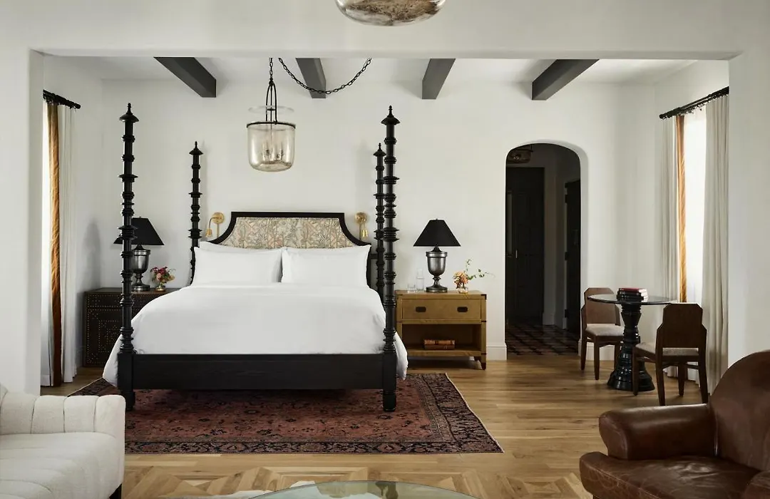 Commodore Perry Estate, Auberge Collection-1