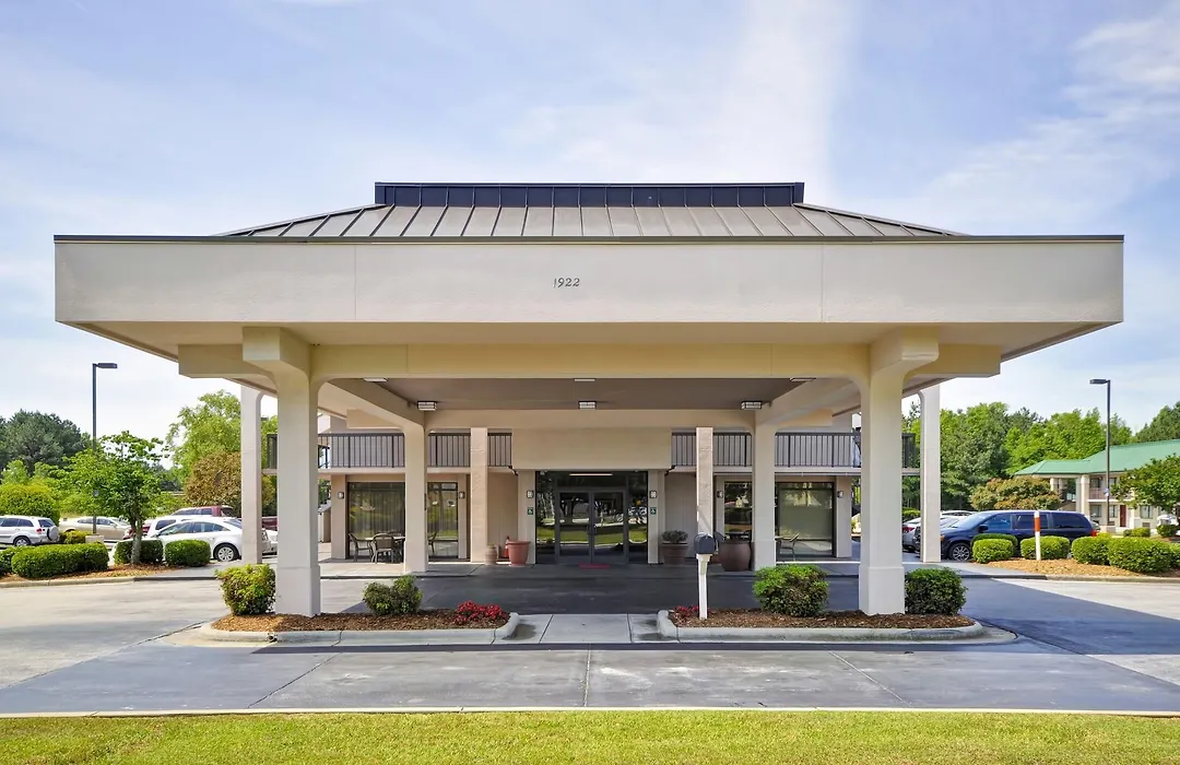 Baymont By Wyndham Fayetteville-1