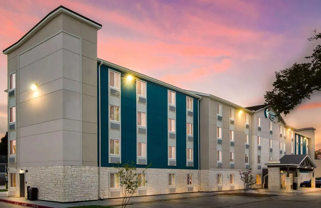 Woodspring Suites Lake Jackson-1