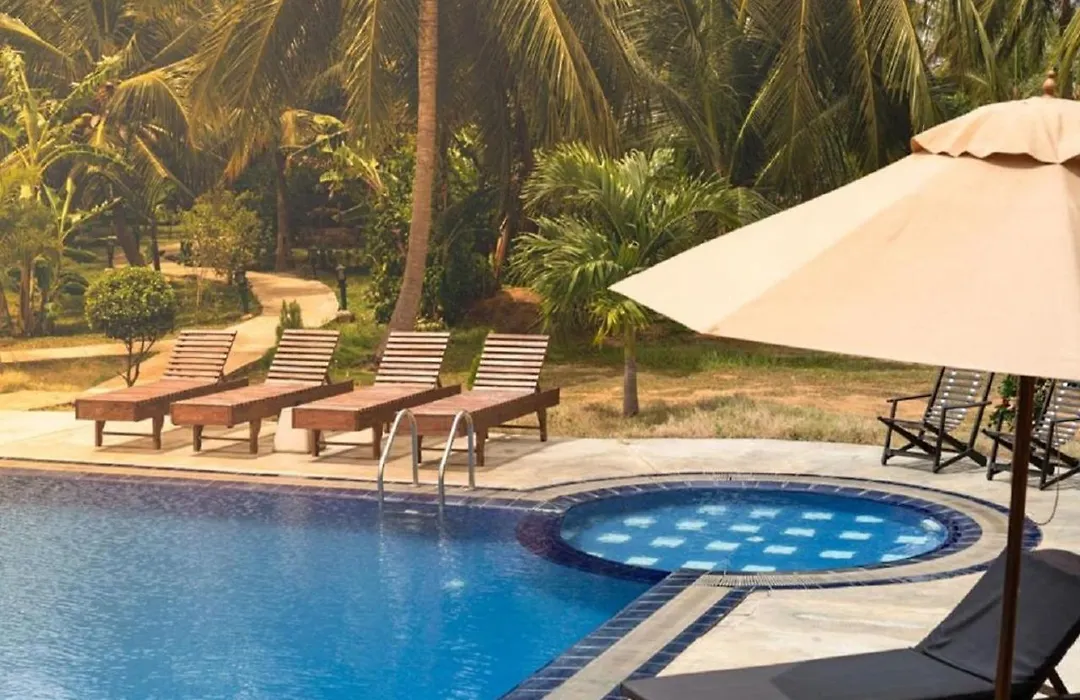 The Coconut Gardens Hotel & Restaurant-1