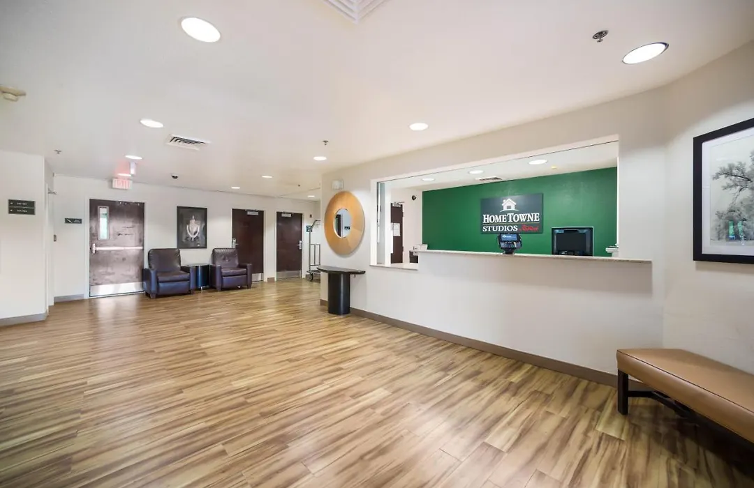 Hometowne Studios By Red Roof St. Louis - Airport/N Lindbergh-1