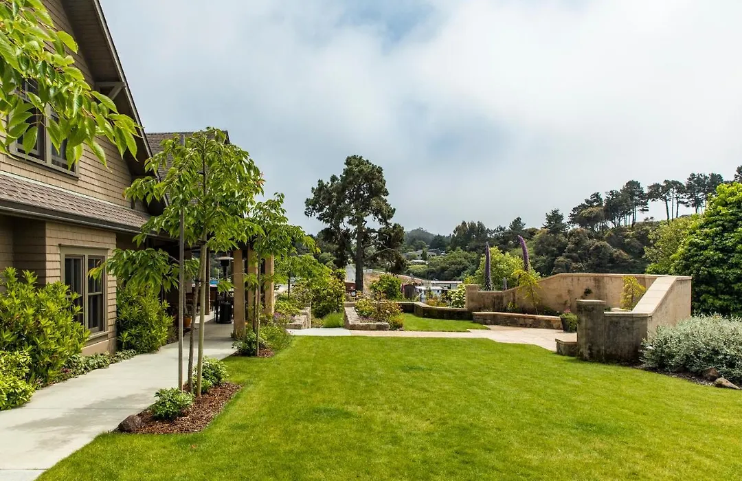Noyo Harbor Inn-1