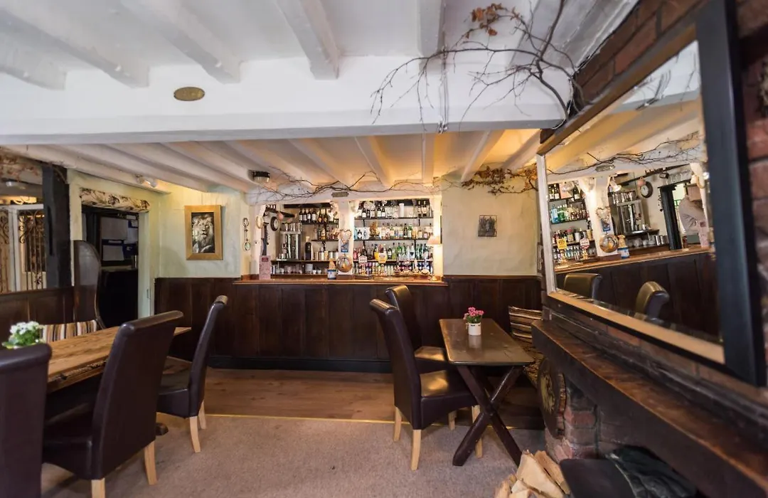 Golden Lion Hotel-1