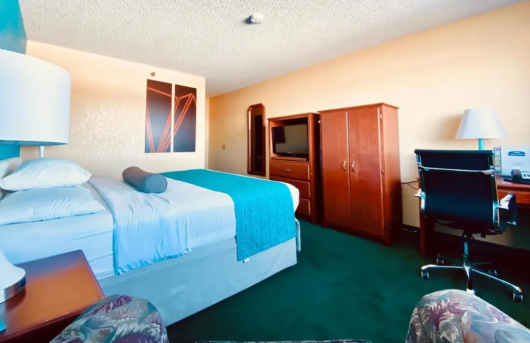 Howard Johnson By Wyndham Denver West-1