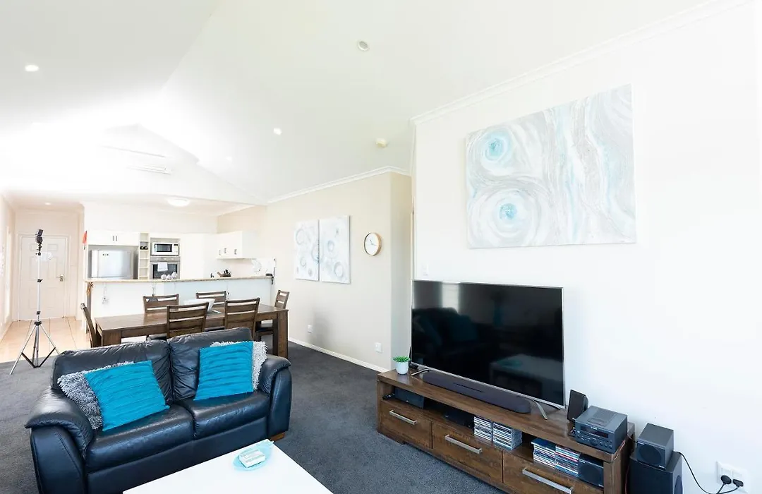 Meridian Beachside Apartments-1
