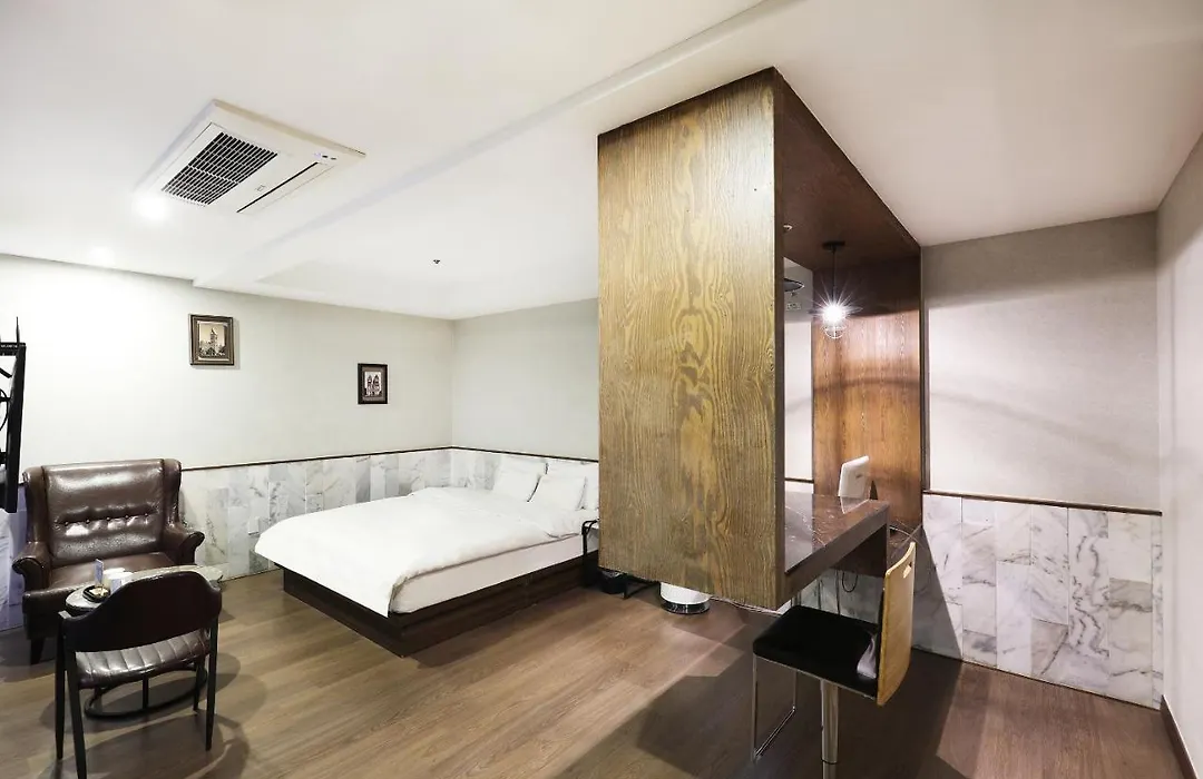 Hotel Mind-1
