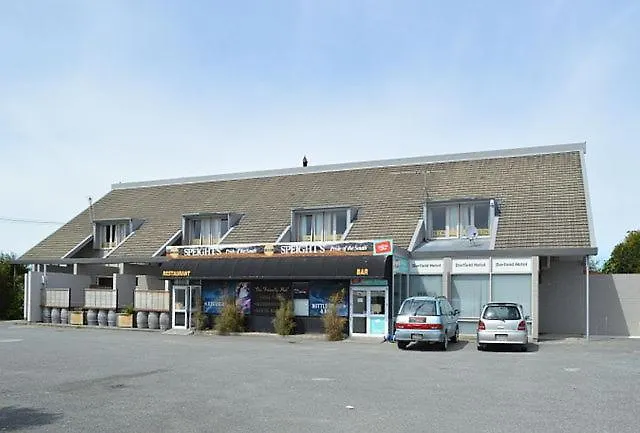 Darfield Hotel-1