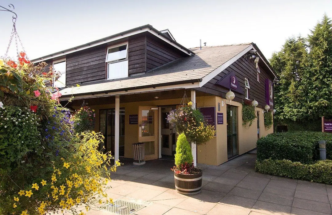 Premier Inn Cheltenham North West-1
