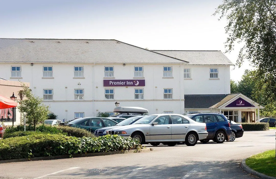Premier Inn Cheltenham Central-1
