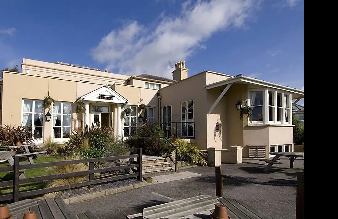 Premier Inn Arundel-1