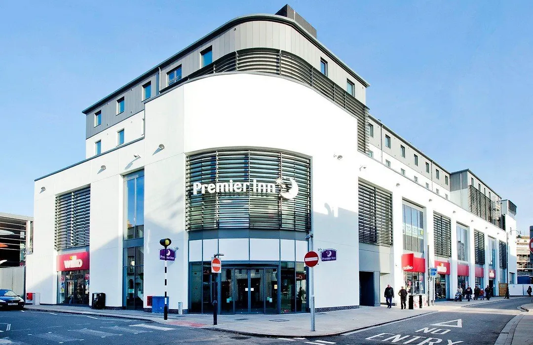 Premier Inn Cheltenham Town Centre-1