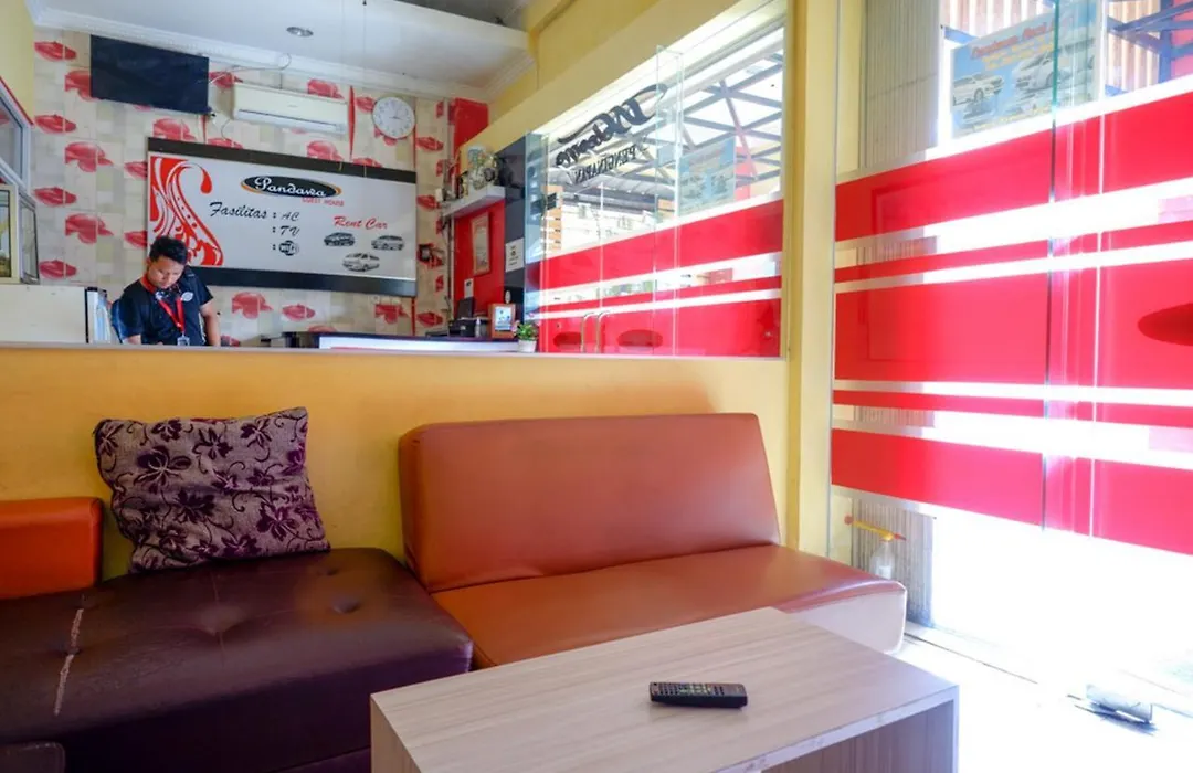 Pandawa Guest House At Ngaliyan Square Mitra Reddoorz-1
