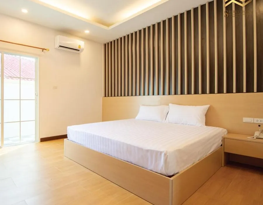 Secret Hotel-1