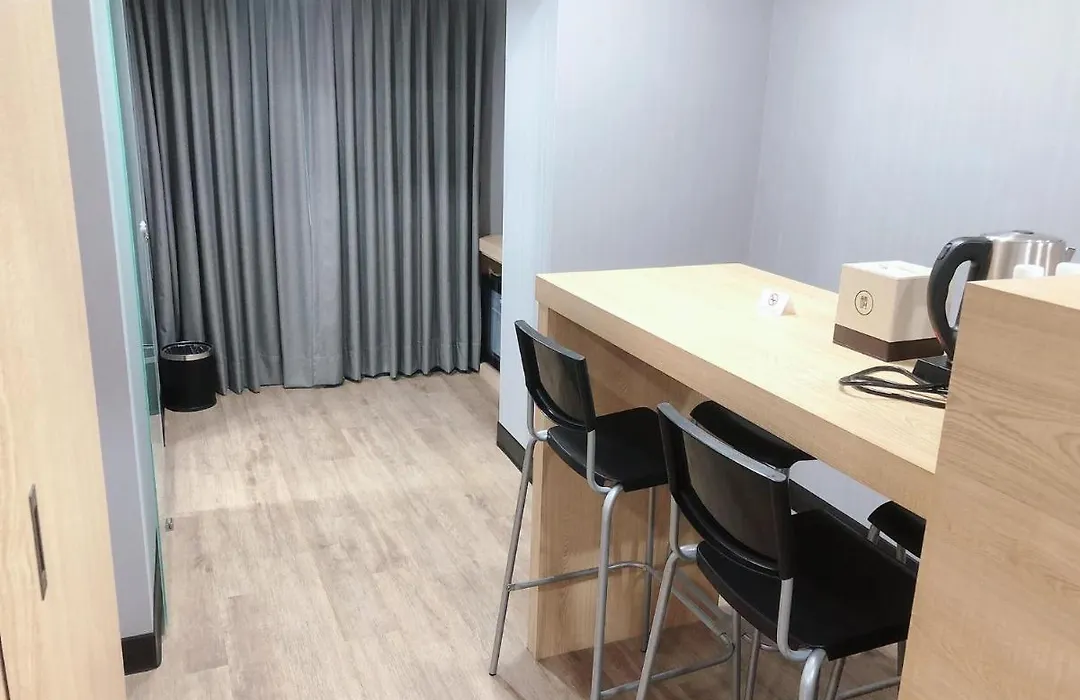 Cy Hotel-1