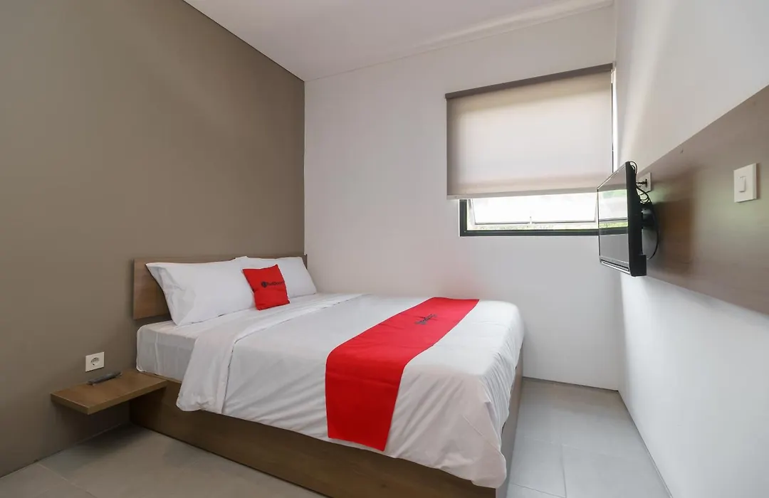 RedDoorz Syariah near Rumah Sakit Medika Dramaga-1