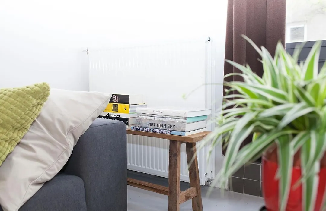 Hip & Stylish Apartment In Center, Near Trainstation, 15 Min Walk-1