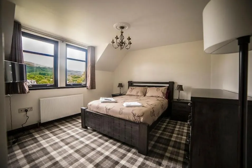 Whitehouse B&B-1