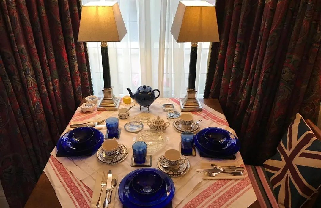 Wynberg House Bed & Breakfast Swansea-1