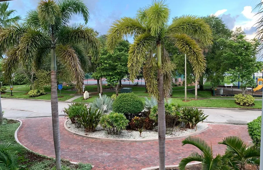 Bayside Retreat Resort Condo, Private Beach, Balcony With Water Views-1