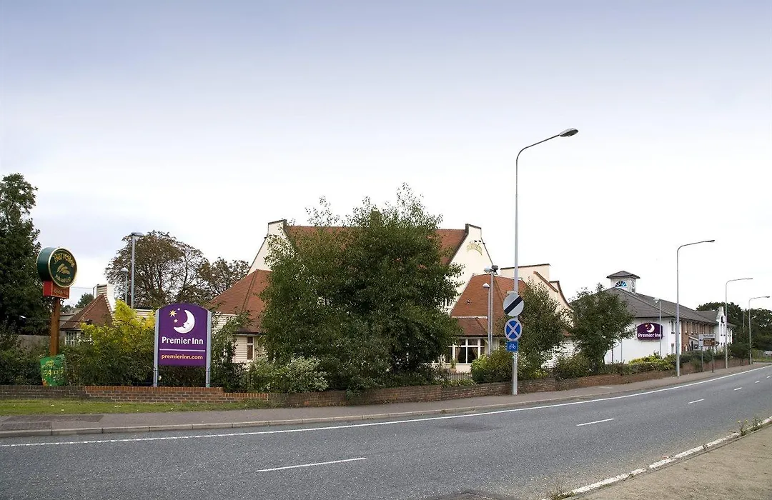 Premier Inn Basildon-1