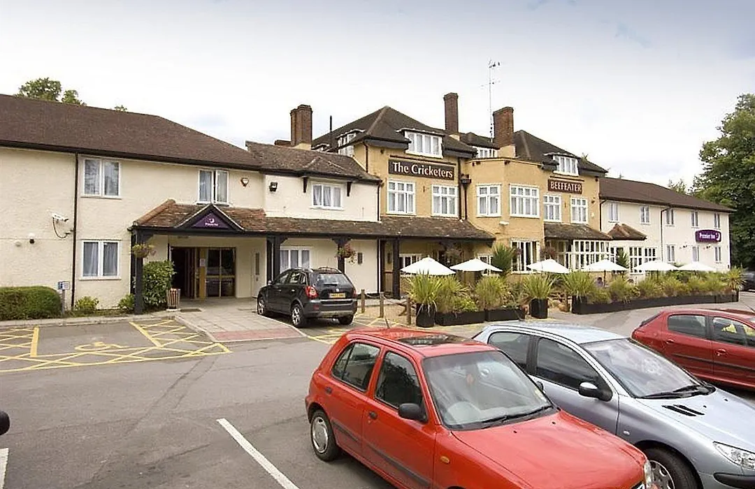 Premier Inn Bagshot-1