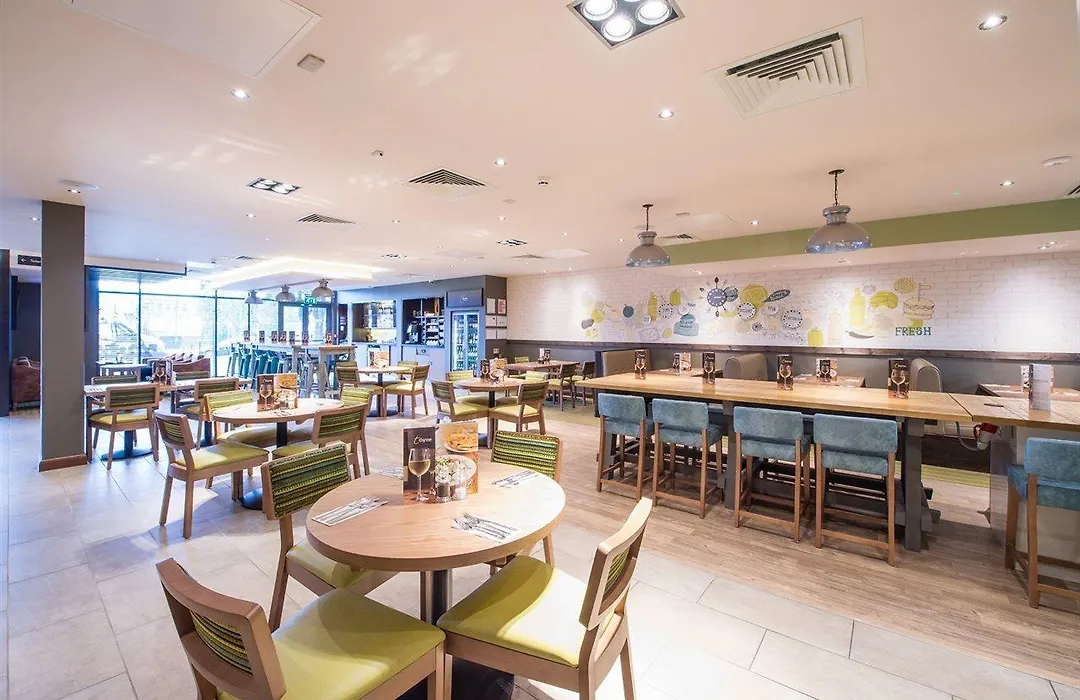 Premier Inn Basingstoke Town Centre-1