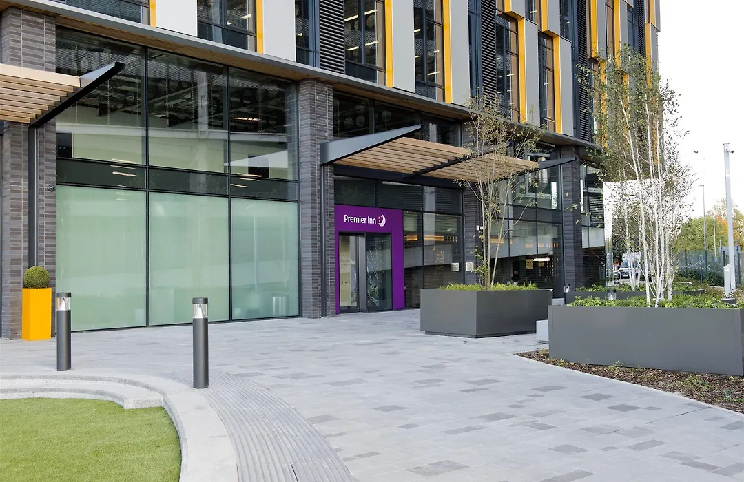 Premier Inn Manchester Salford Quays-1