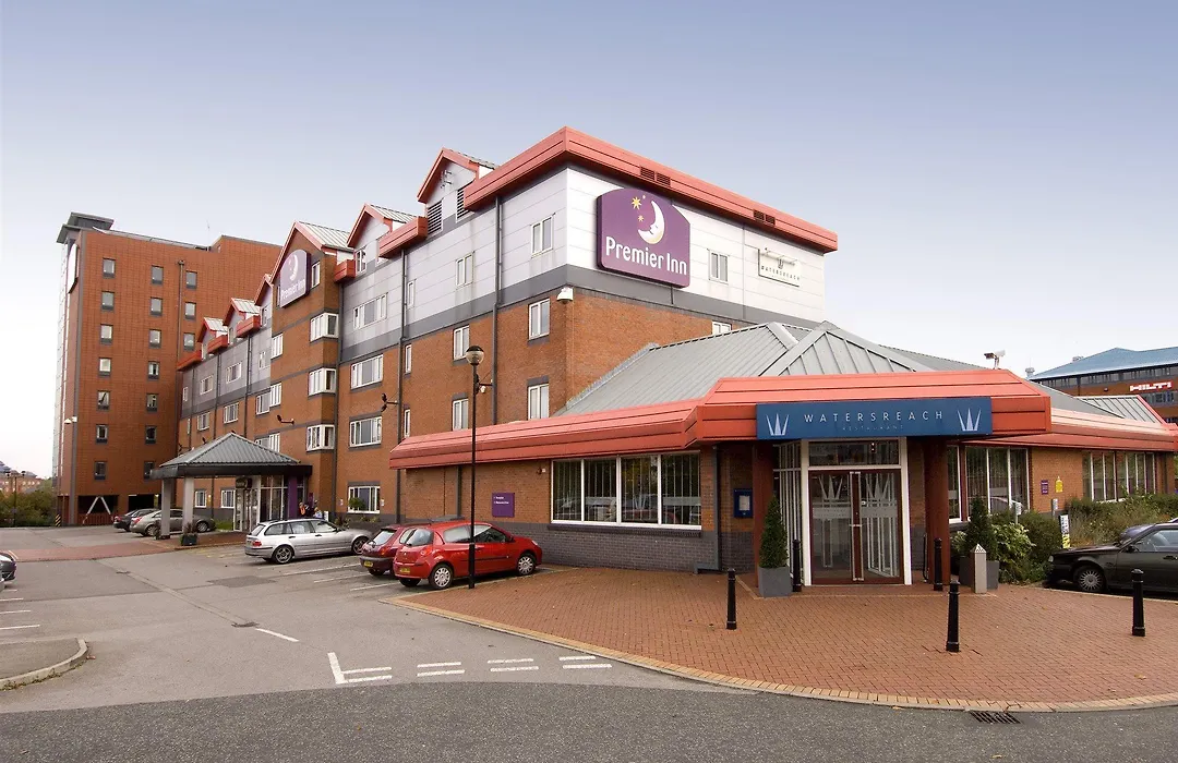 Premier Inn Manchester Old Trafford-1
