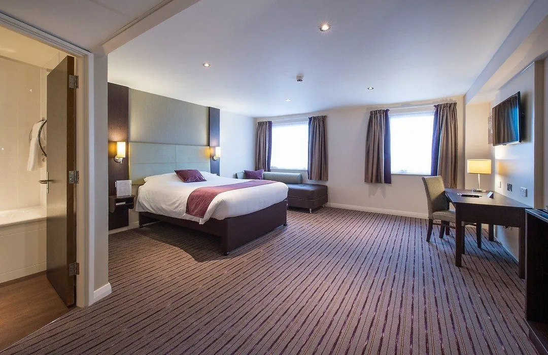 Premier Inn Portsmouth City Centre-1